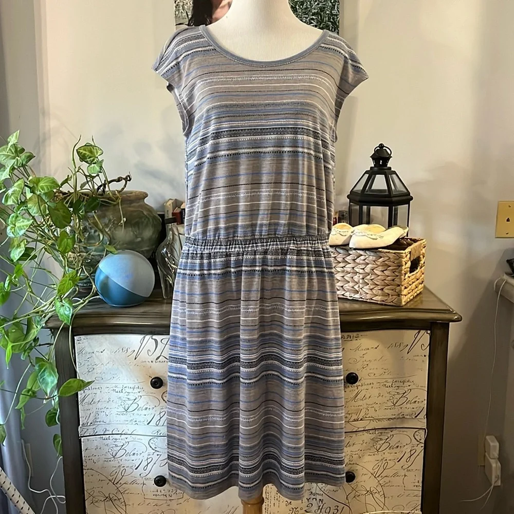 SONOMA STRIPED CASUAL CAP SLEEVE DRESS WITH CRISS CROSS BACK GRAY BLUE SIZE L
